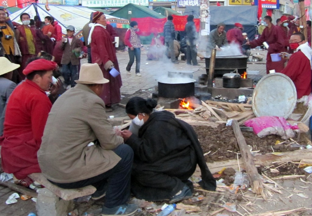 Survival outdoors with makeshift kitchens and texts after the Jyekundo earthquake