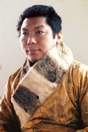 Eleventh Trungpa in the robe of the Tenth Trungpa Photo: Martin Janowitz